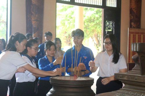 120 đại biểu tham gia hành trình Hạt giống đỏ