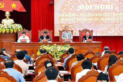 Hội nghị giữa nhiệm kỳ thực hiện Nghị quyết Đại hội đại biểu Đảng bộ tỉnh lần thứ XVI: Nhiều giải pháp căn cơ thúc đẩy phát triển kinh tế-xã hội