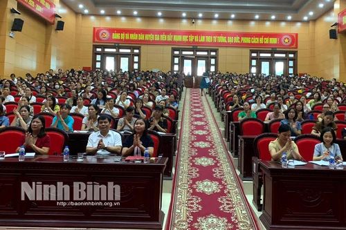 Bồi dưỡng nâng cao năng lực chuyên môn cho cán bộ quản lý và giáo viên mầm non