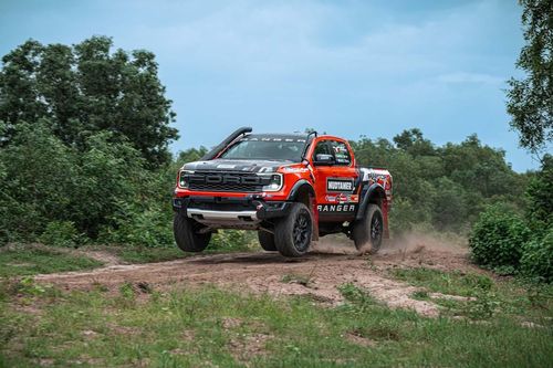Ford Ranger Raptor lần đầu tham gia giải đua xuyên Á