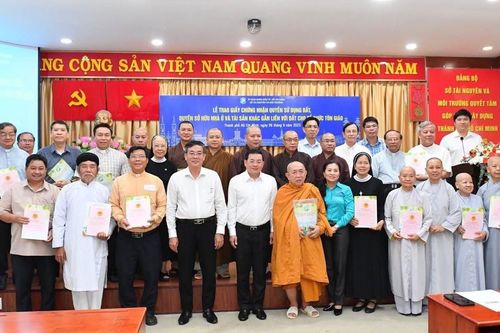 Sở Tài nguyên & Môi trường TP.HCM trao Giấy chứng nhận quyền sử dụng đất cho các tổ chức tôn giáo