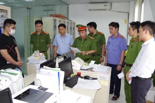 Khi nhân viên ngân hàng cầm đầu đường dây 'tín dụng đen'