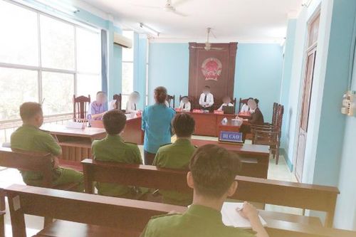 Phạt 23 năm tù người đàn bà xâm hại tình dục 3 trẻ em