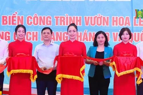 Khánh thành và gắn biển công trình vườn hoa Lê Trực
