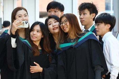 Sinh viên Hồng Kông tốt nghiệp ngành nào có mức lương cao nhất?