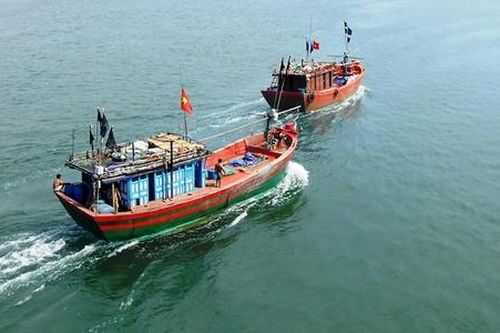 Bình Thuận: Liên tiếp 3 thuyền viên rơi xuống biển mất tích