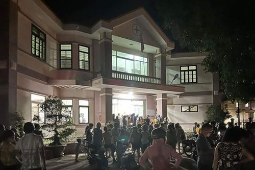 Dân 'vây' trụ sở điện lực do nghi bị trộm thông tin cá nhân: Bưu điện nhận trách nhiệm