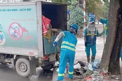 Cần 'mặc áo' cho các điểm tập kết xe thu gom rác