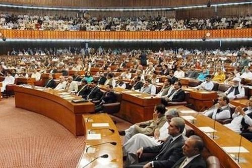 Pakistan giải tán Quốc hội chuẩn bị cho tổng tuyển cử