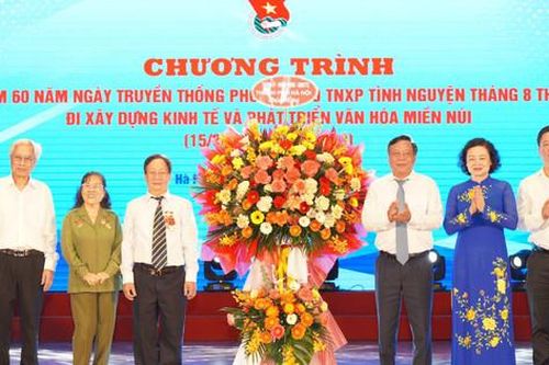 Kỷ niệm 60 năm Ngày truyền thống phong trào Thanh niên xung phong tình nguyện Tháng 8 Thủ đô