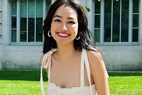 Trúc Diễm về nước sau hai năm định cư Mỹ