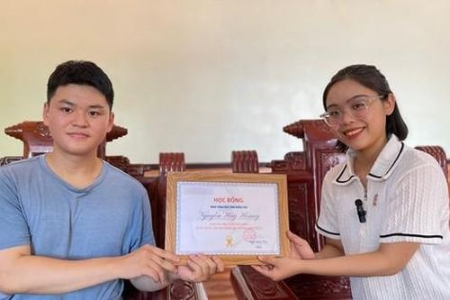 'Bỏ túi' bí kíp ôn thi Đánh giá năng lực của nam sinh Thái Nguyên đạt 120/150 điểm