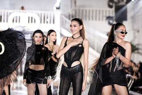 Nhã Phương cùng dàn cast 'Sao Nhập Ngũ' khoe nhan sắc tại show của Võ Hoàng Yến