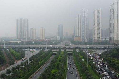 Sương mù Hà Nội 'nuốt chửng' nhiều tòa nhà cao tầng