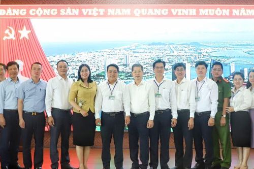 Xác định công tác xây dựng Đảng là nhiệm vụ chính trị quan trọng, then chốt