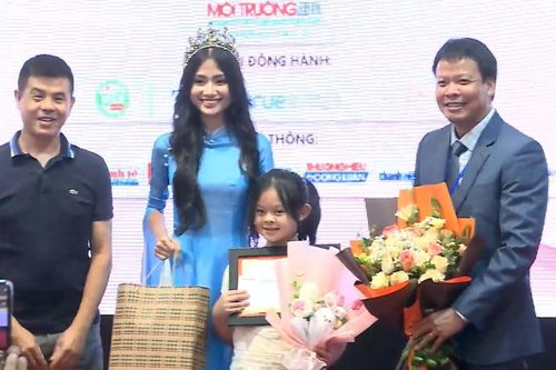 Trao giải cuộc thi vẽ tranh thiếu nhi 'Vì môi trường tương lai'