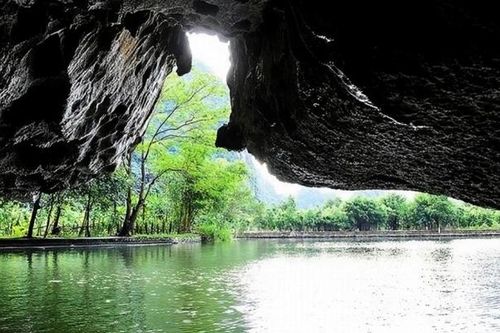 Khám phá hệ thống hang động độc đáo tại Thung Nham - Ninh Bình