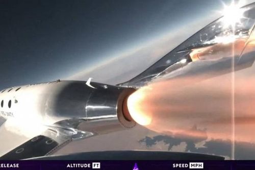 Virgin Galactic lần đầu đưa khách du lịch đến rìa vũ trụ