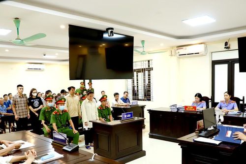 Dàn nguyên lãnh đạo CDC Hà Giang lĩnh án