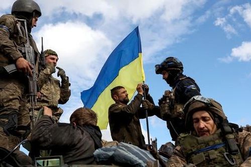 Nga tiến công quyết liệt, Ukraine ra lệnh sơ tán bắt buộc thành phố Kupiansk