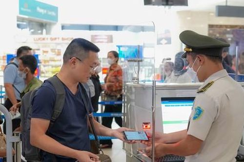 Lý do chưa được dùng giấy khai sinh điện tử đi máy bay