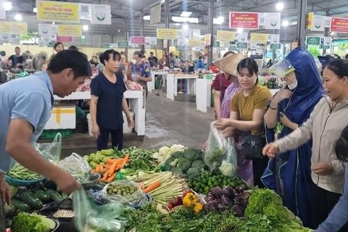 Hà Nội: Khó đầu tư xây dựng chợ do thiếu cơ sở pháp lý