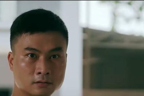'Làng trong phố' tập 10: Hiếu tiếp tục hiểu lầm vợ có tình ý với sếp