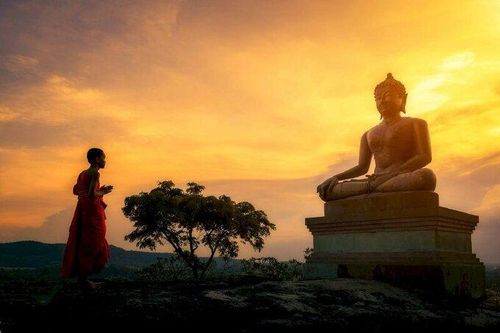 Vì sao nhiều người thắp hương bái Đức Phật nhưng không linh nghiệm?