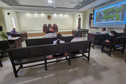 Tổ chức phiên tòa rút kinh nghiệm, số hóa hồ sơ và trình chiếu tài liệu chứng cứ vụ án dân sự