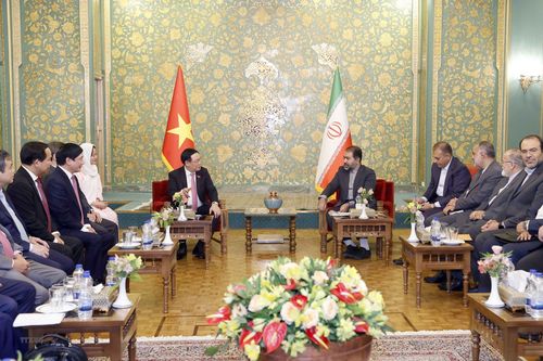 Chủ tịch Quốc hội tiếp Tỉnh trưởng Isfahan của Iran