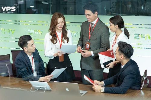 Tháng 8 - Sóng nào đang chờ nhà đầu tư?