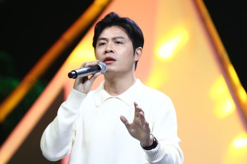 Nguyễn Văn Chung 'bức xúc' vì cách xưng hô của khán giả: Chuyện gì đây?