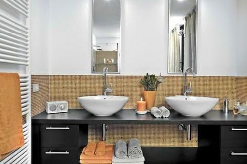 Những cặp màu khi kết hợp sẽ mang lại vẻ đẹp bất ngờ cho phòng tắm