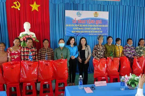 Tiếp bước cho học sinh và phụ nữ vùng biên giới Tri Tôn