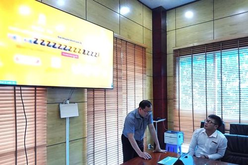 Công ty Điện lực Đồng Tháp quay số xác định trúng thưởng chương trình khuyến mại 'Khách hàng với giải pháp sử dụng điện tiết kiệm và hiệu quả'