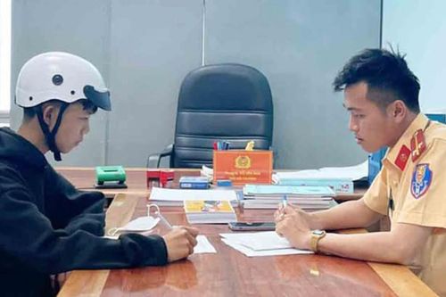Giao xe cho người không đủ điều kiện điều khiển: Coi chừng 'tiền mất, tội mang'