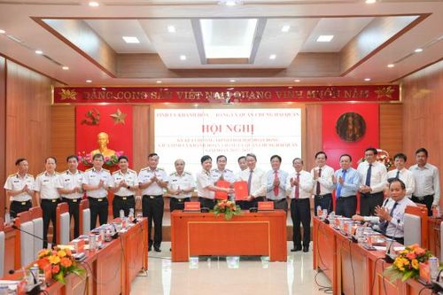 Tỉnh ủy Khánh Hòa và Đảng ủy Quân chủng Hải quân ký kết Chương trình phối hợp hoạt động giai đoạn 2023-2025