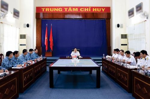 Tư lệnh Quân chủng Hải quân kiểm tra Lữ đoàn 189