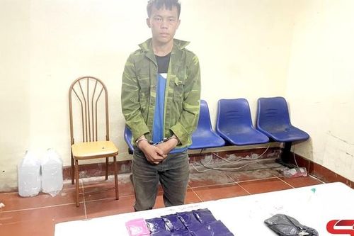Bắt giữ đối tượng mua bán trái phép 1.725 viên ma túy tổng hợp