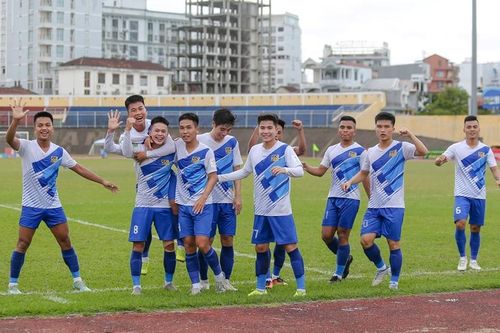 Cửa trụ hạng của CLB Huế sáng dần