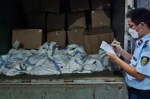 Phát hiện 4 điểm kinh doanh hàng ngũ kim vi phạm trị giá gần 1,5 tỷ đồng
