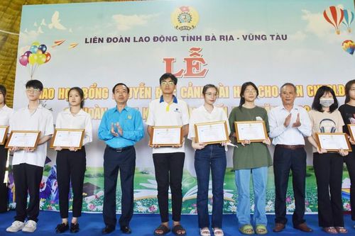 Bà Rịa - Vũng Tàu: Trao 92 suất học bổng Nguyễn Đức Cảnh tặng học sinh, sinh viên vượt khó, hiếu học