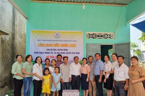 Trao hỗ trợ sửa chữa nhà ở cho 2 hộ nghèo huyện Hòa Vang, Đà Nẵng