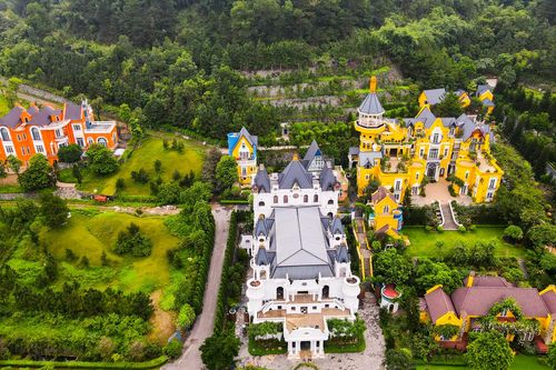 'Xẻ thịt' đất rừng Sóc Sơn: Càng đình chỉ, công trình vi phạm càng hoàn thiện