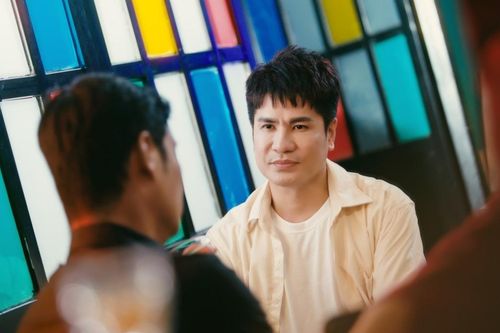 Nghệ sĩ Tiết Cương đóng MV của Lương Gia Huy