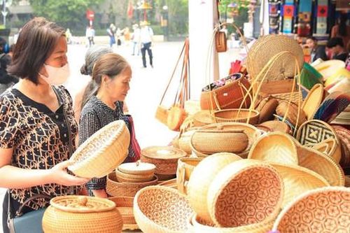'Mở lối' cho du lịch mua sắm