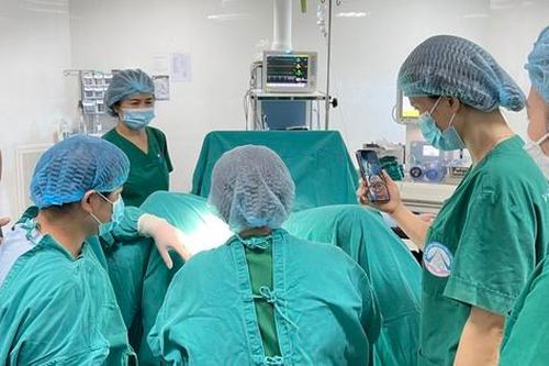 Đau nhiều vùng hạ vị, bé gái 12 tuổi phát hiện có vách ngăn che kín âm đạo