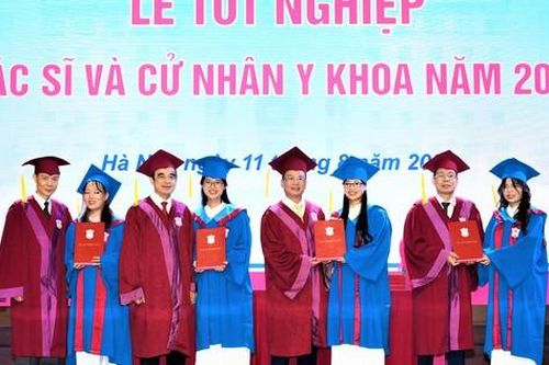Lễ tốt nghiệp của 'khóa học đặc biệt' tại Trường Đại học Y Hà Nội