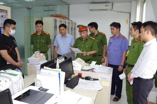 Thủ đoạn của 'ông trùm tín dụng đen' núp bóng nhân viên ngân hàng