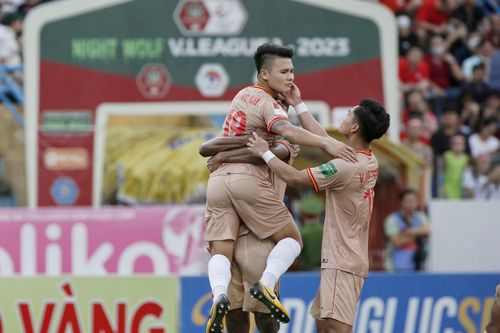 Công an Hà Nội chạm một tay vào cúp vô địch V.League 2023